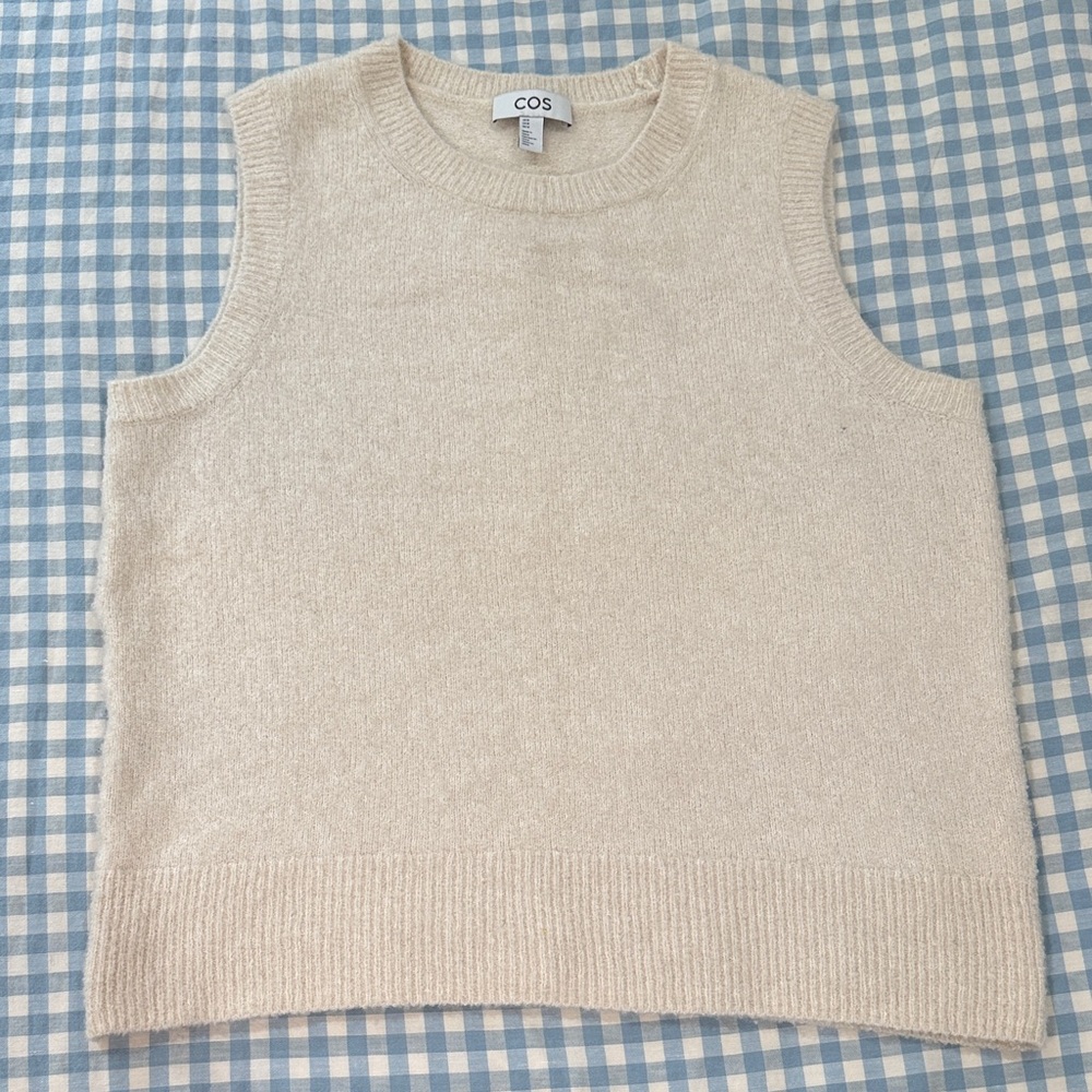 COS Women's Cream Crewneck Sweater Vest